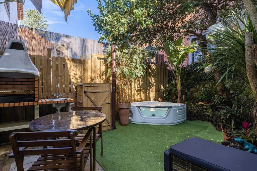 Unique Tiny Smart Home With Private Garden, Jacuzzi, Ps5, Cinema Projector - Sintra Wow מראה חיצוני תמונה