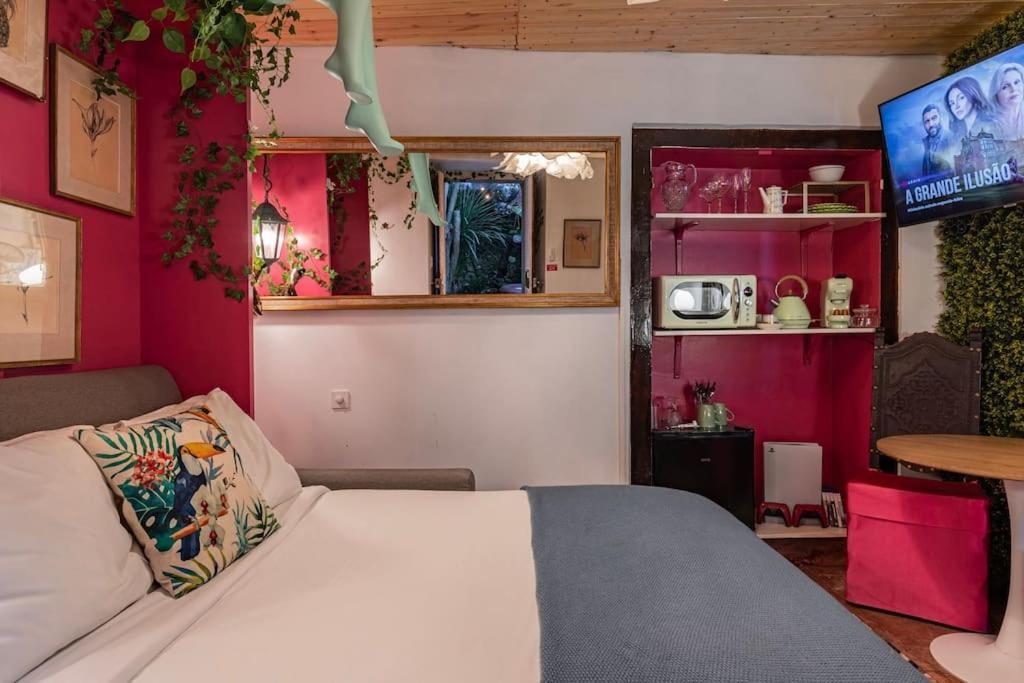 Unique Tiny Smart Home With Private Garden, Jacuzzi, Ps5, Cinema Projector - Sintra Wow מראה חיצוני תמונה